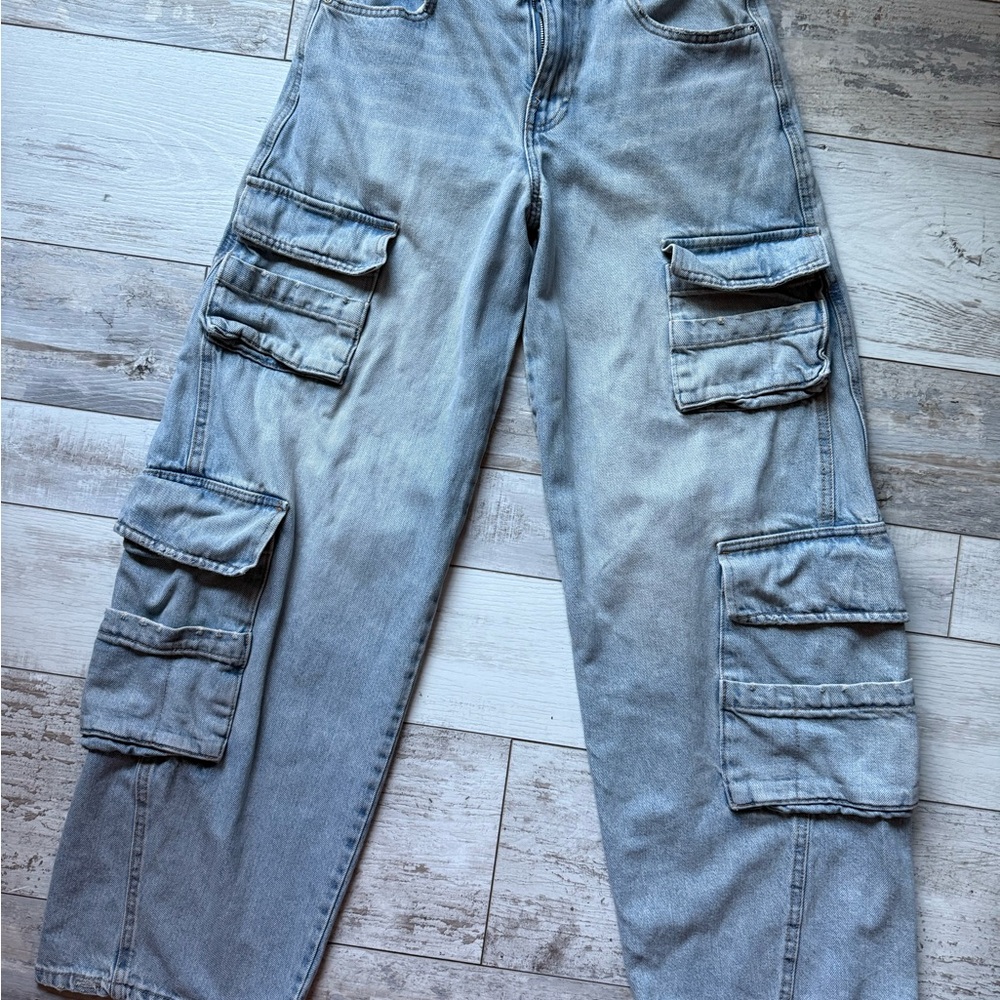 Zara Women's Light Blue Cargo Mid Rise Relaxed Jeans